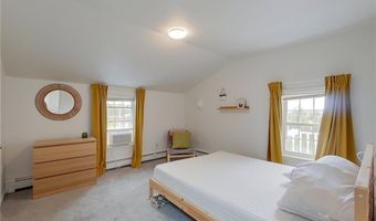 26 Cliff Ave 4, Newport, RI 02840