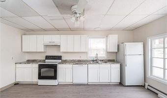 60 SPRING St, Lincoln, RI 02838