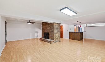 204 Woodfield Dr, Asheville, NC 28803