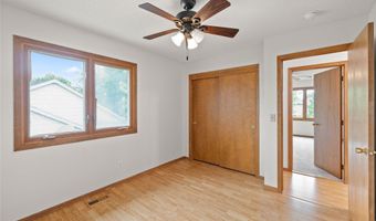725 11th St SE, Altoona, IA 50009