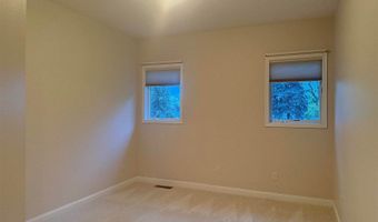 631 South St, Akron, IA 51001