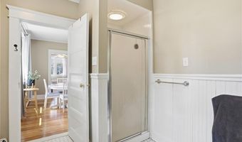 192 Washington Rd, Barrington, RI 02806