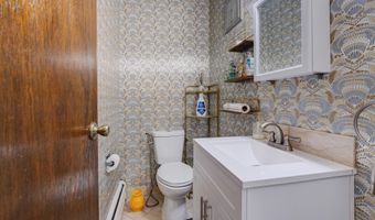 4 SUNSET Ave, Bayonne, NJ 07002