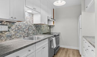 5700 Baltimore Dr 195, La Mesa, CA 91942