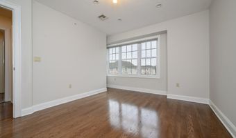 25 White Oak Ln, Aberdeen, NJ 07747