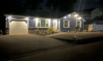745 Halliard Ave, Beachwood, NJ 08722