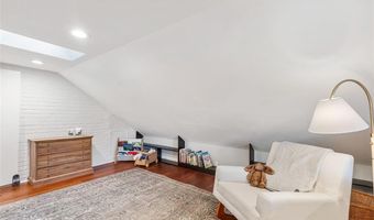 15 Berwick Pl, East Providence, RI 02916