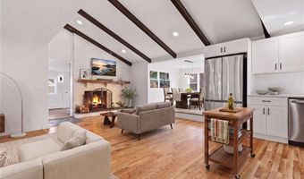 25 Stoneham St, Cranston, RI 02920