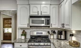 128 W Pinebrook Dr, Brandon, MS 39047