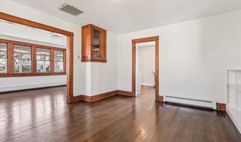 91 Grove St, Clinton, CT 06413