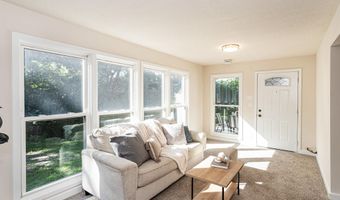 5524 N Dakota Ave, Ames, IA 50014