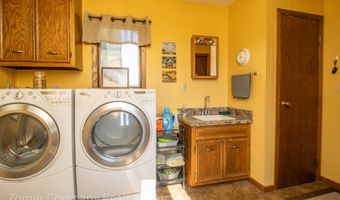 4354 Kingbird Ave, Alton, IA 51003