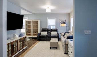 18 Hall Ave, Newport, RI 02840