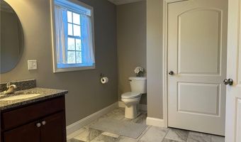 7 Hidden Meadows Dr, Charlestown, RI 02813