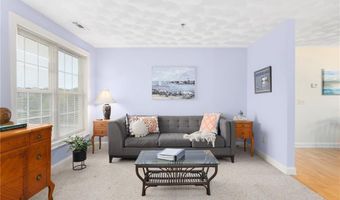 45 Saw Mill Dr 305, North Kingstown, RI 02852