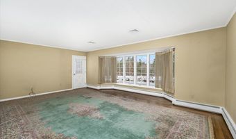 11 Strawberry Hill Rd, Bedford, NH 03110