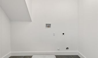 1 Knowlton Ct, Bristol, RI 02809