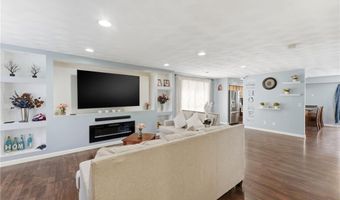 61 Metropolitan Ave, Cranston, RI 02920