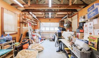15 Terrace Dr, Bristol, RI 02809
