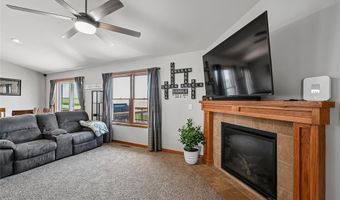 612 Deer Ridge Dr, Atkins, IA 52206