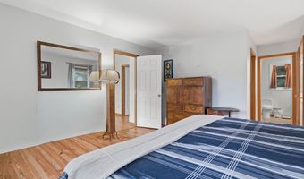 106 Halfmoon Dr, Altamont, NY 12009