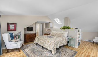 141 Coggeshall Ave, Newport, RI 02840