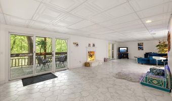 3427 E Dobson Pl, Ann Arbor, MI 48105