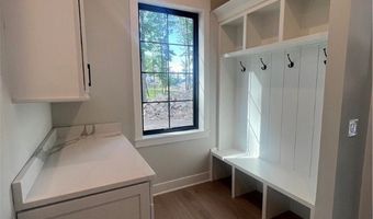 825 Club Dr W, Aurora, OH 44202