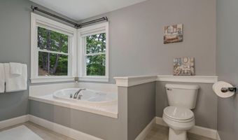 271 Red Gate Ln, Acton, ME 04001