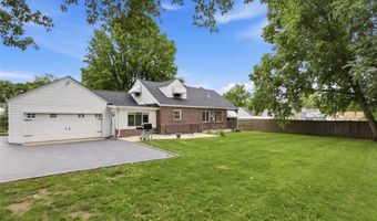 9860 Berwick Dr, Affton, MO 63123
