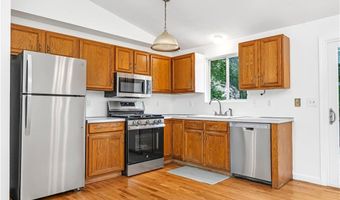 107 Huckleberry Rd, North Kingstown, RI 02852