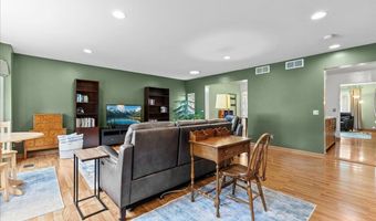 681 Archwood Dr, Ann Arbor, MI 48103