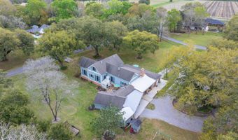 8916 Eastwood Dr, Abbeville, LA 70510