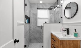 11 Whitwell Pl, Newport, RI 02840