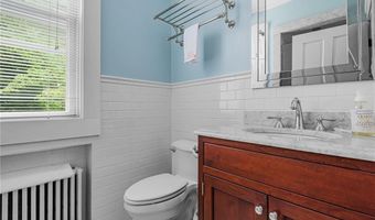 90 Rhode Island Ave 2, Newport, RI 02840