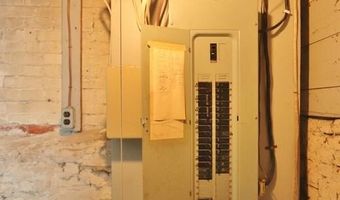 2 W Broadway, Bangor, ME 04401