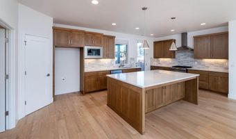20607 SE Boer Pl, Bend, OR 97702