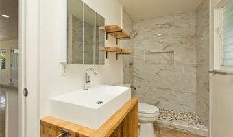 905 Kainui Dr, Kailua, HI 96734