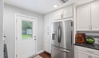 609 Main St, Bayville, NJ 08721