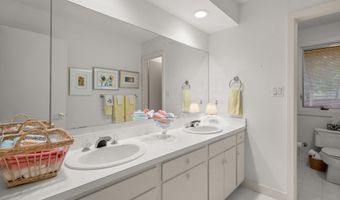 17810 POND Rd, Ashton, MD 20861