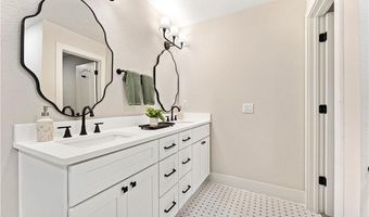 402 SW 11th St, Bentonville, AR 72712