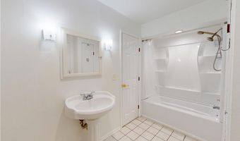 824 S Chillicothe Rd 14, Aurora, OH 44202