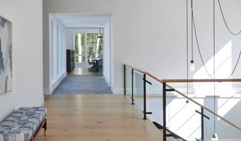 7 Ashwood Ct, Amagansett, NY 11930