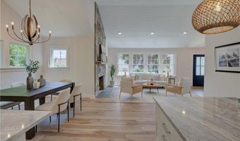 3 Tyler Point Rd, Barrington, RI 02806