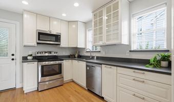 6524 27TH St N, Arlington, VA 22213