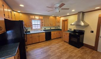 128 Elm St, Cabot, VT 05647