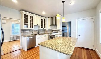 91 Van Zandt Ave, Newport, RI 02840
