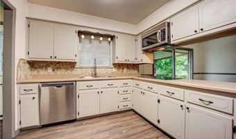112 Oak St, Arkoma, OK 74901