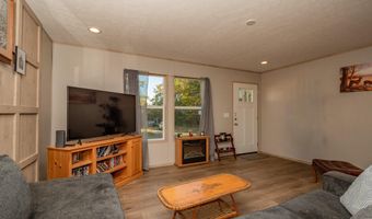 3 Back Rd, Abbot, ME 04406