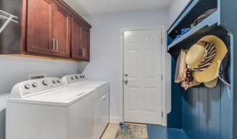 6225 Emerald Lake Dr, Biloxi, MS 39532